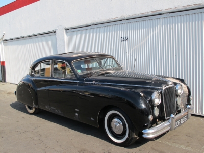 1956 Jaguar Mark VII width