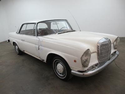 1967 Mercedes 220se coupe