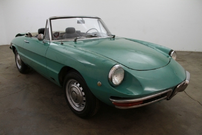 1969 Alfa Romeo Duetto width=