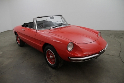 1966 Alfa Romeo Giulia Spider Duetto width=