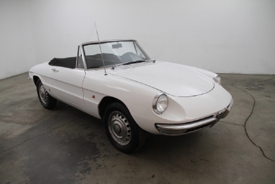 1967 Alfa Romeo Duetto width=