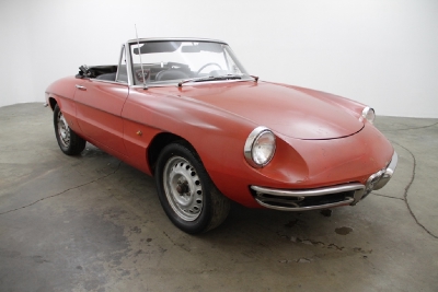 1967 Alfa Romeo Duetto width=