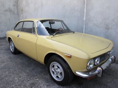 1973 Alfa Romeo GTV 2000 width=
