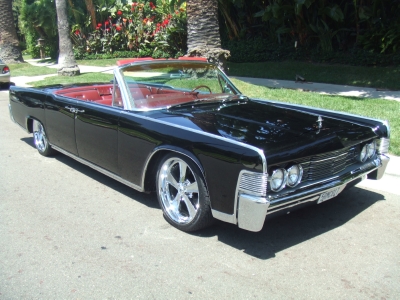 1965 Lincoln Continental Convertible width=