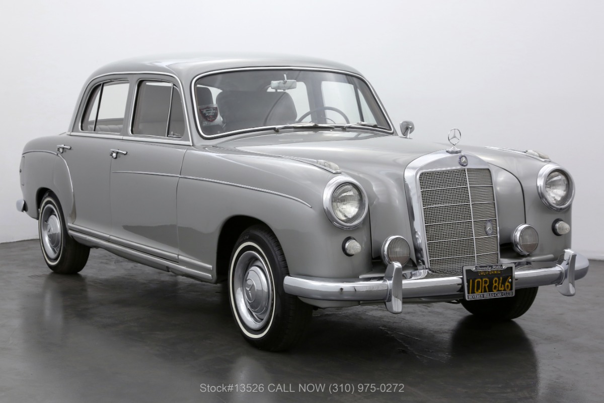 1959 Mercedes-Benz 220S Sedan