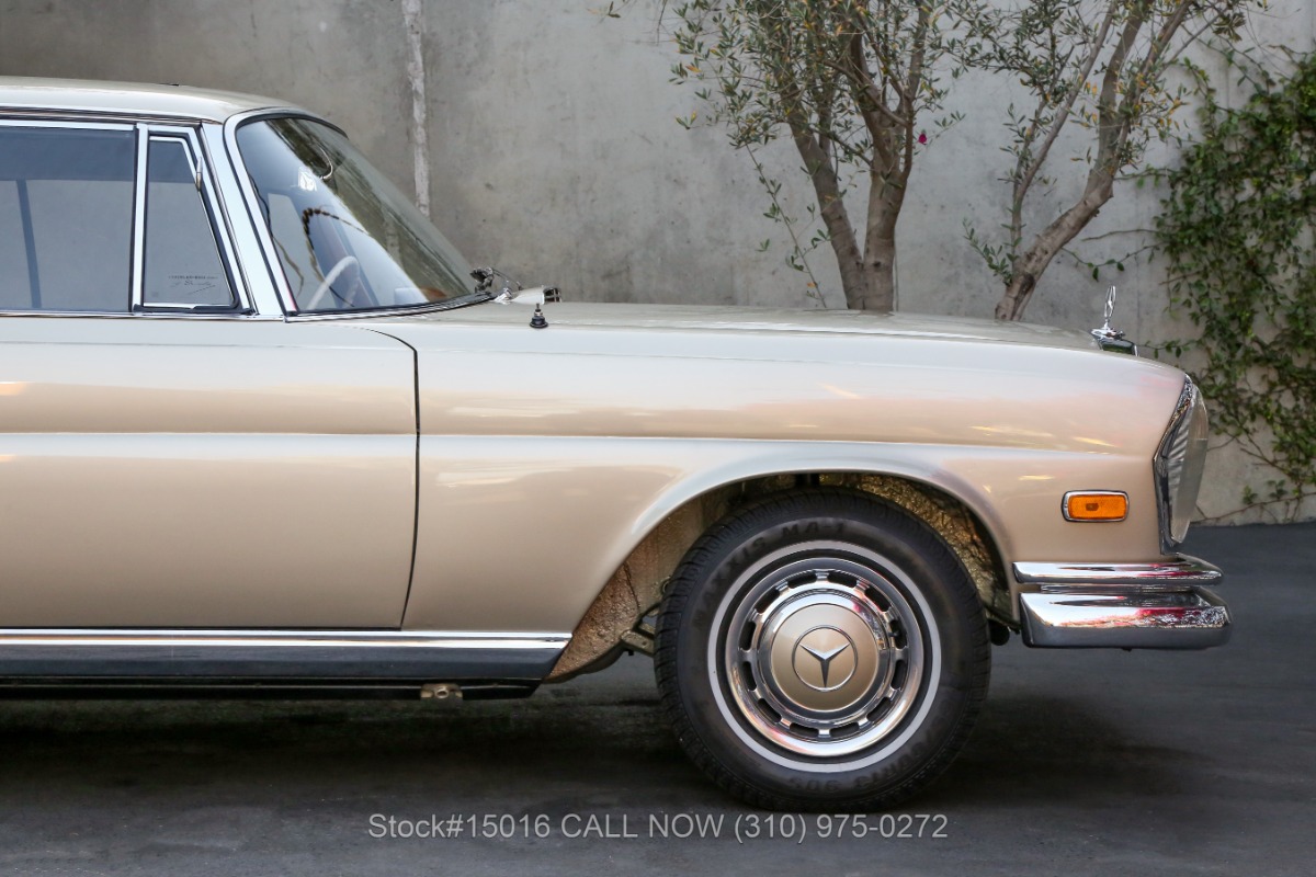 1966 Mercedes-Benz 220SE Sunroof Coupe | Beverly Hills Car Club