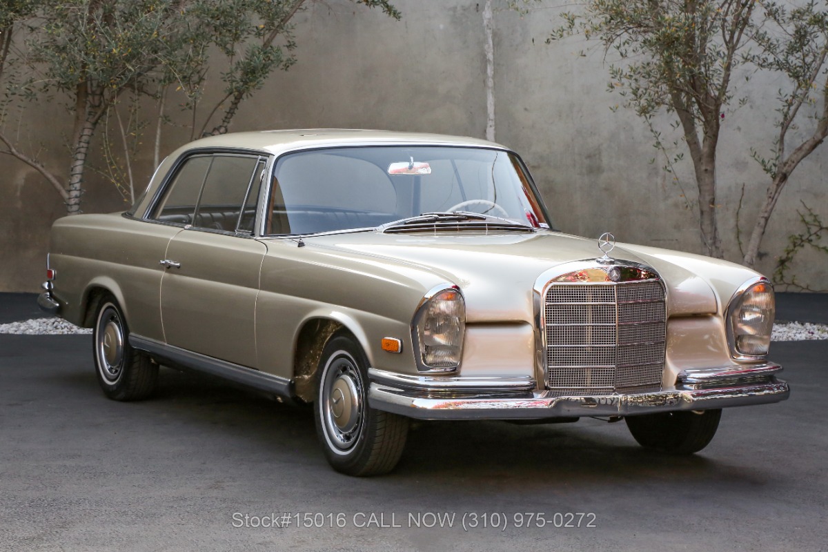 1966 Mercedes-Benz 220SE Sunroof Coupe | Beverly Hills Car Club