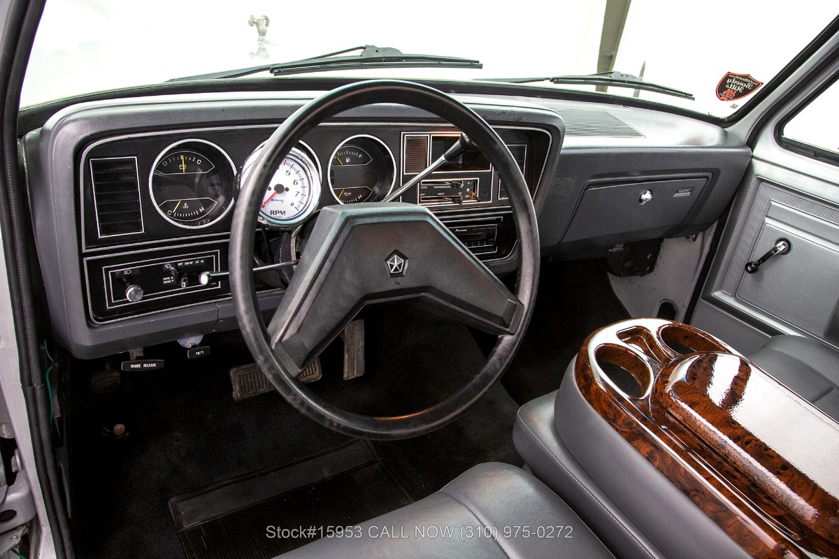 Dodge on sale d150 interior