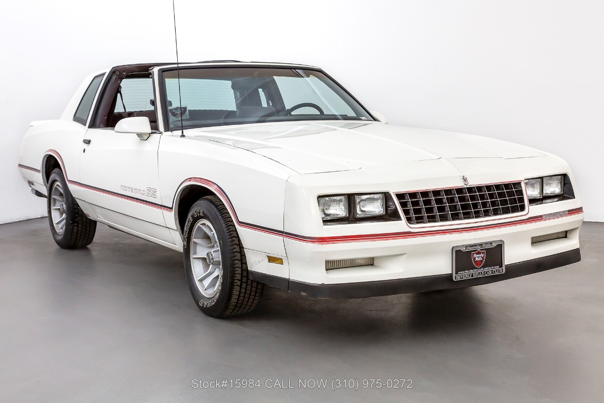 Chevrolet Monte Carlo 1986 - White Chevrolet Monte Carlo 1986 - White