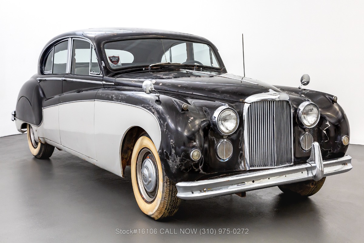 BoS models 1/18 Jaguar MK VIII 1957 Black/Dark Red Best of