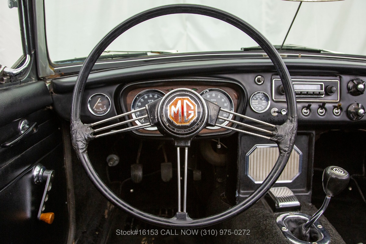 Used 1964 MG B  | Los Angeles, CA