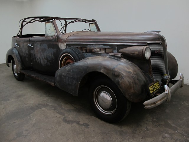 1937 Buick Roadmaster 
