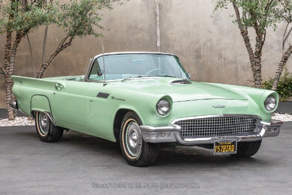 1957 Ford Thunderbird