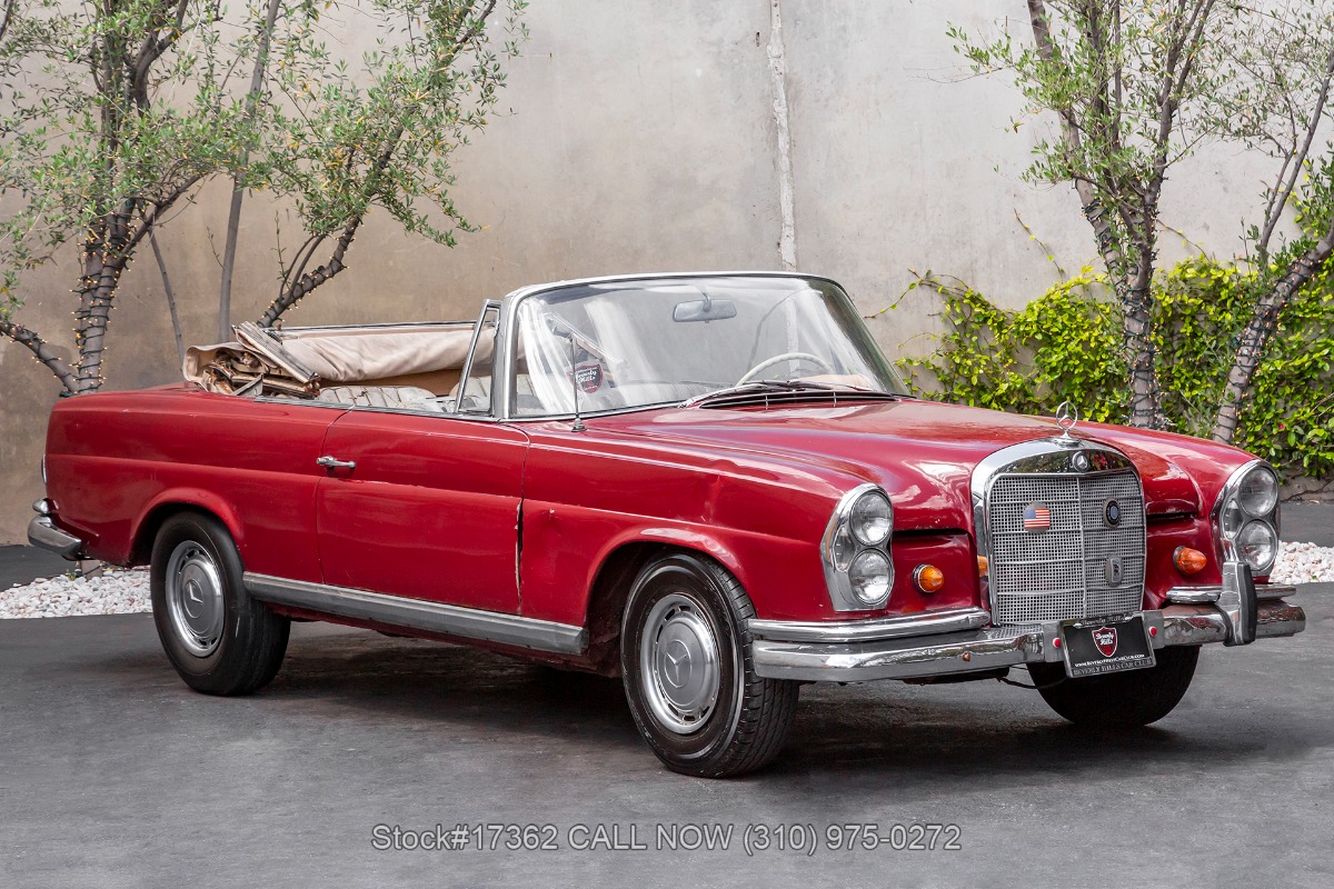 1963 Mercedes-Benz 220SE 