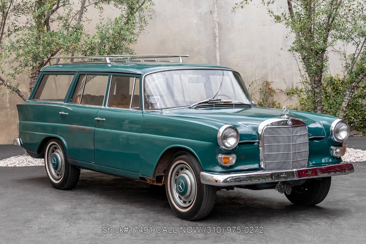 1967 Mercedes-Benz 230 