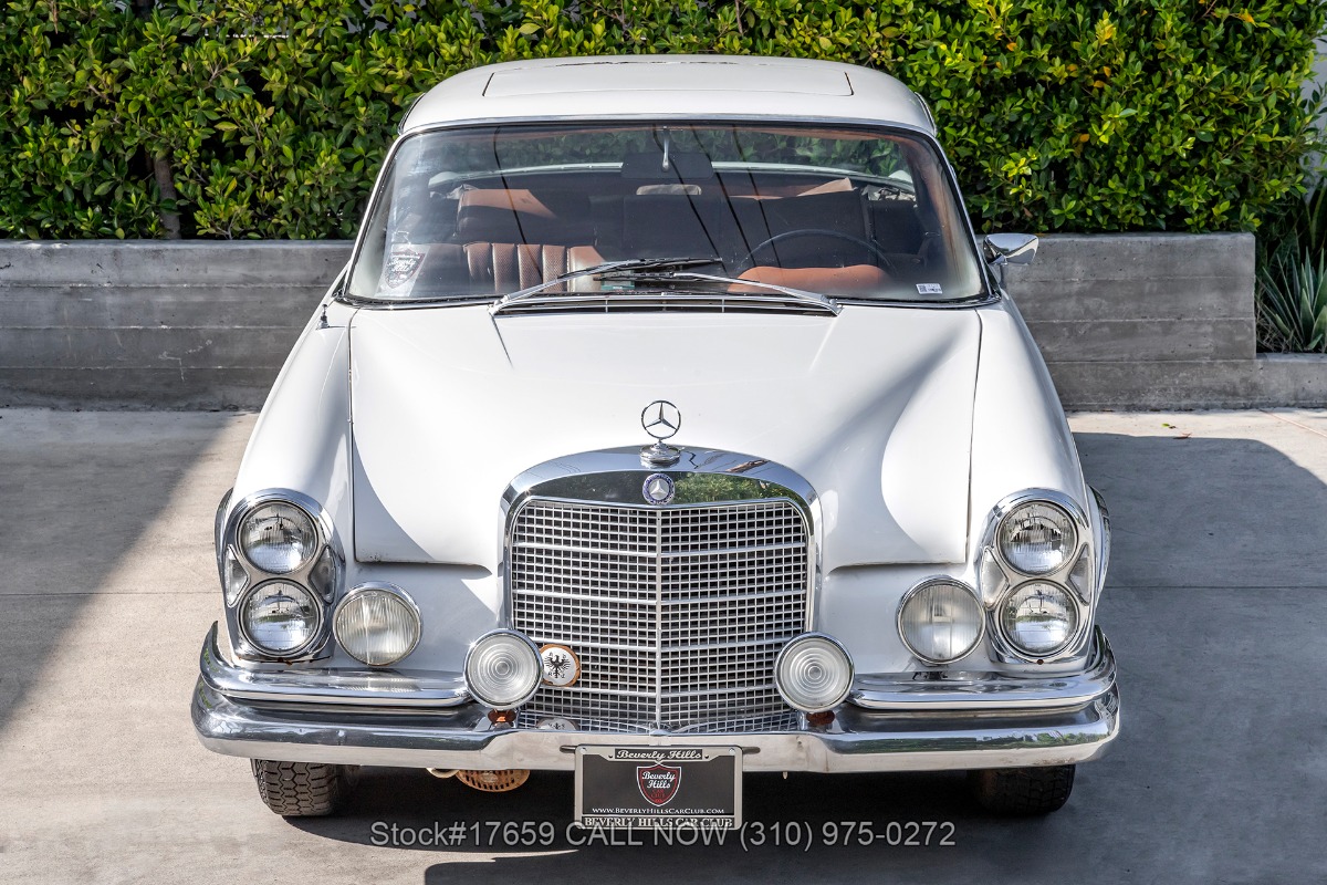1967 Mercedes-Benz 280SE Sunroof Coupe | Beverly Hills Car Club