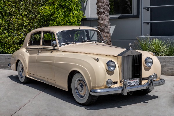 大学 兄弟割引 1956 Rolls-Royce Beverly | Right-Hand-Drive Cloud Silver BBR