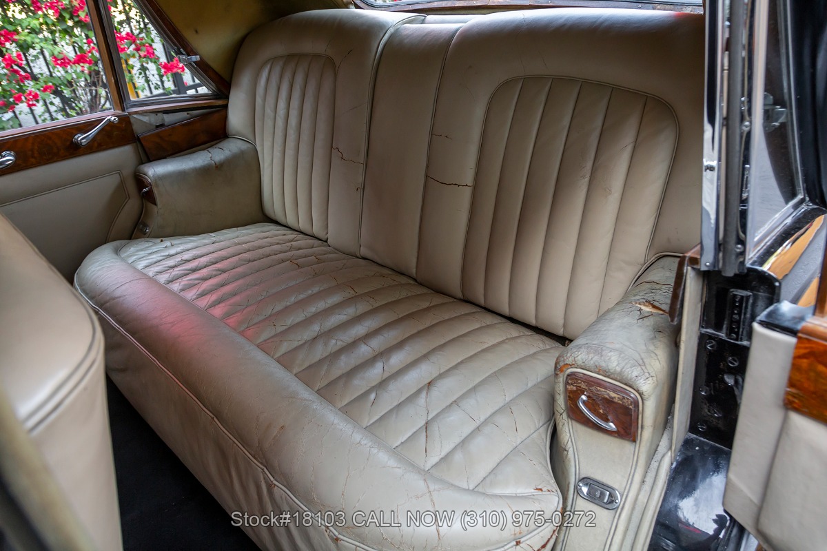 1953 Bentley R-Type Hooper Saloon Right-Hand-Drive | Beverly