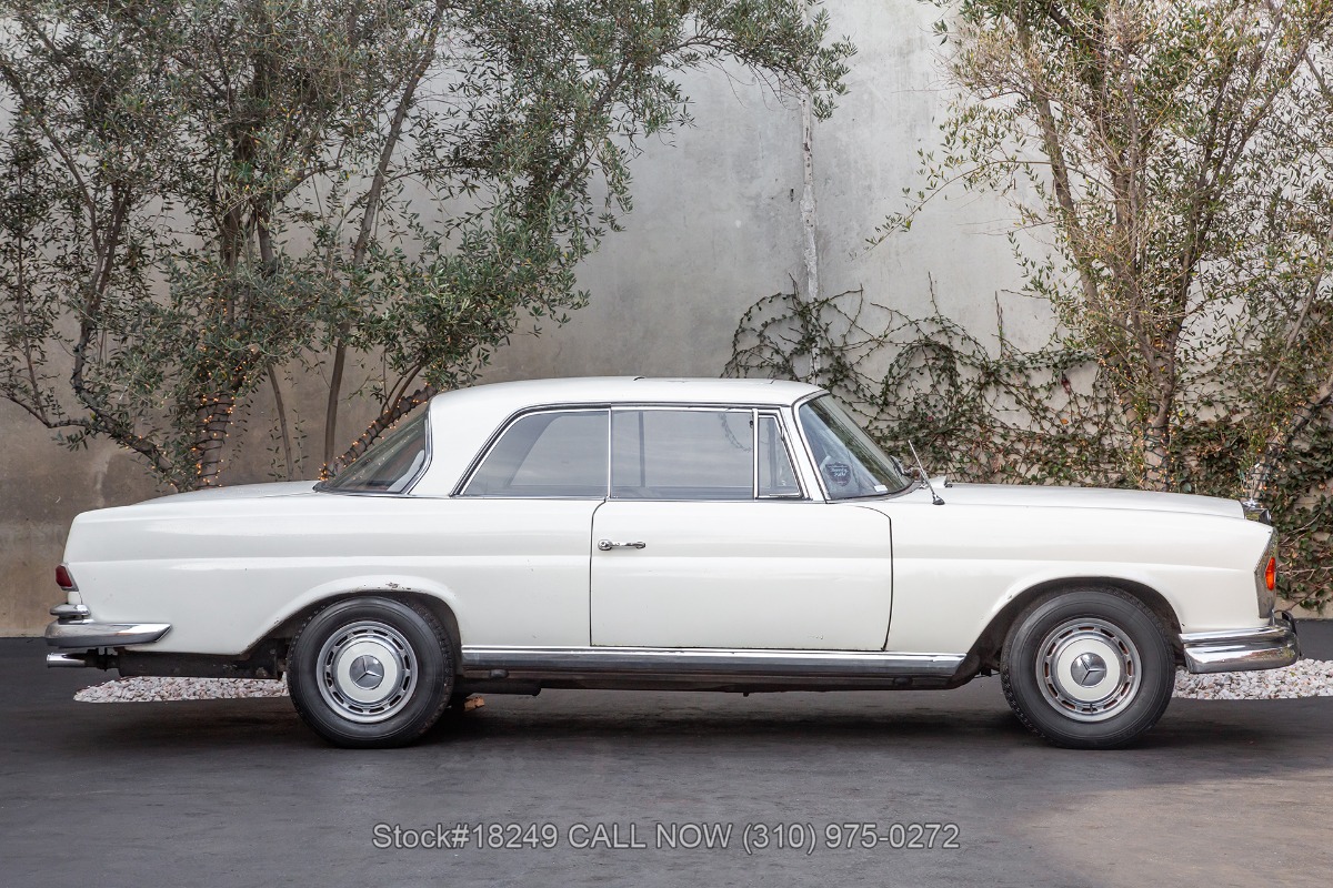 1967 Mercedes-Benz 250SE Sunroof Coupe | Beverly Hills Car Club