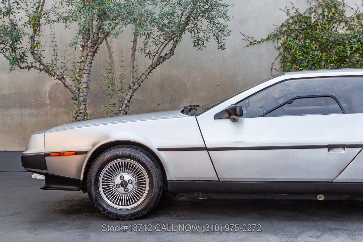 素晴らしい外見 Beverly | 5-Speed DMC-12 DeLorean 1981 Hills Club Car ポスター