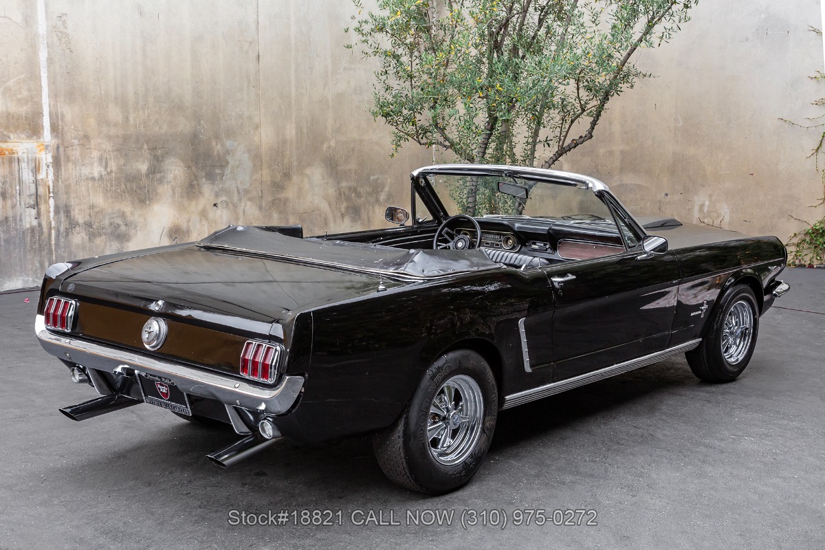 HORSEMAN CONVERTIBLE F5.6 62mm 希少なブラック 1964.5 Ford Mustang F-Code Convertible | Beverly Hills Car Club