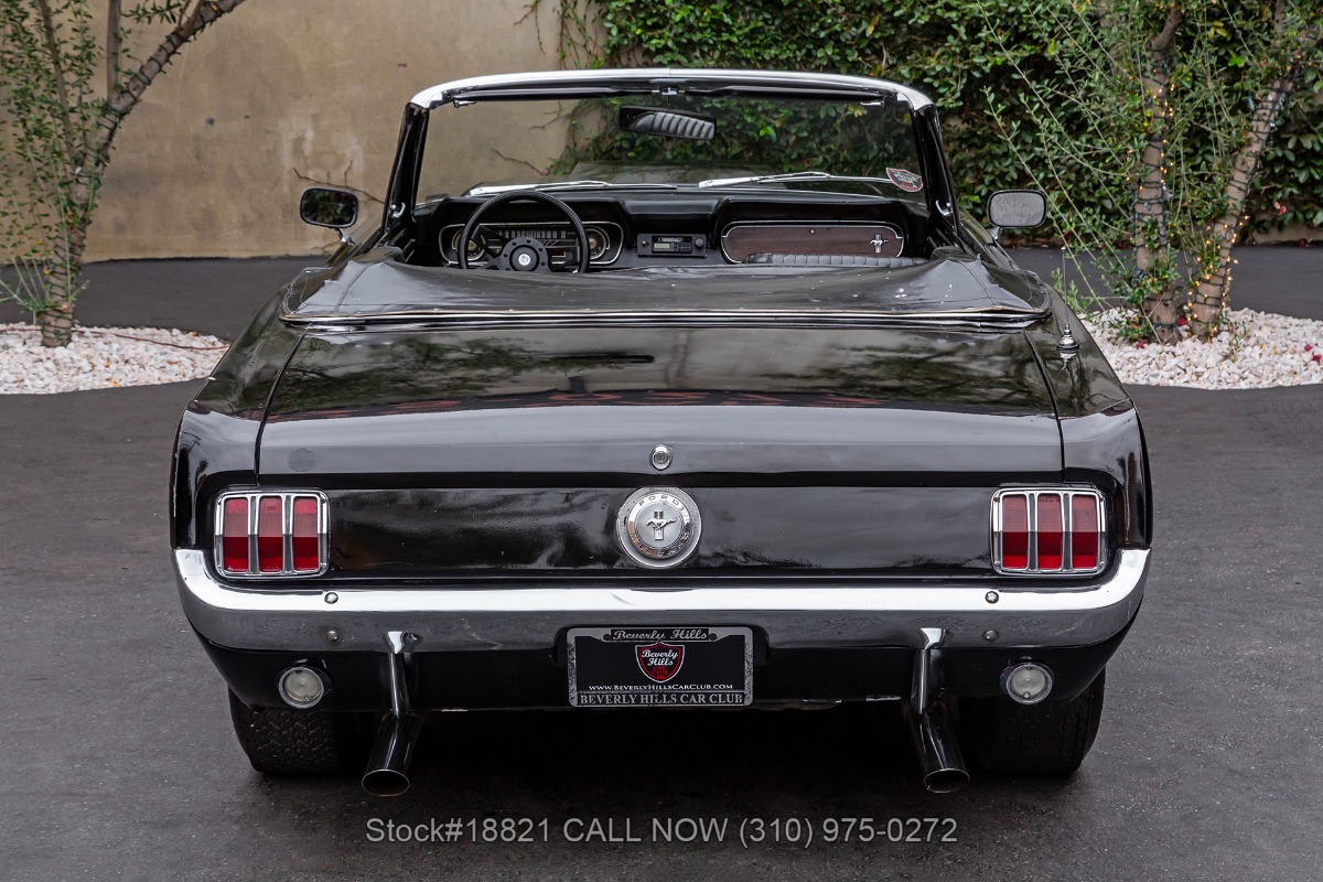 HORSEMAN CONVERTIBLE F5.6 62mm 希少なブラック 1964.5 Ford Mustang F-Code Convertible | Beverly Hills Car Club