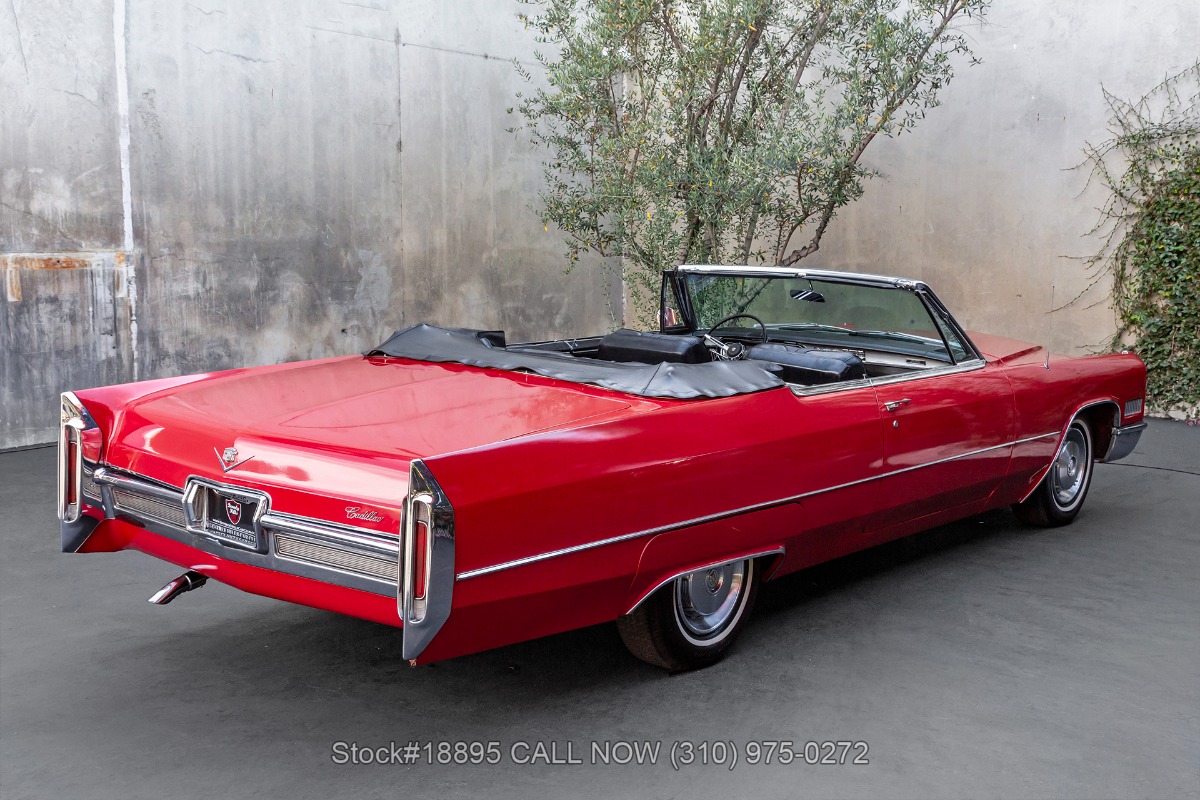 BOS Cadillac de Ville Convertible レッド 1964 Cadillac DeVille | Volo Museum
