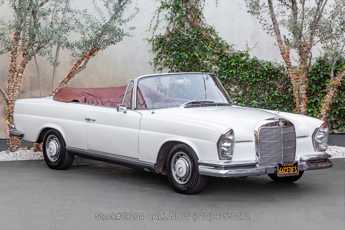 1966 Mercedes-Benz 220SEb Cabriolet
