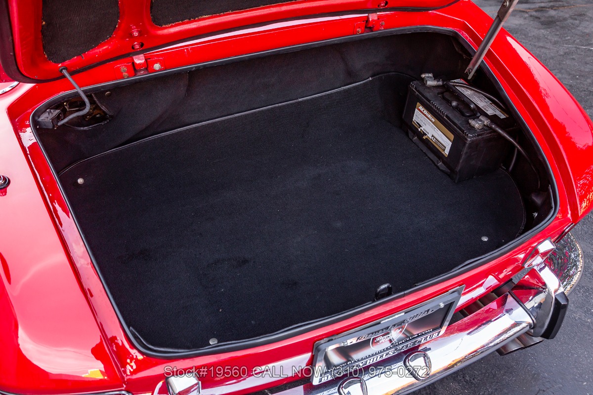 1966 330GT 2+2 Series II 5-Speed picture #25