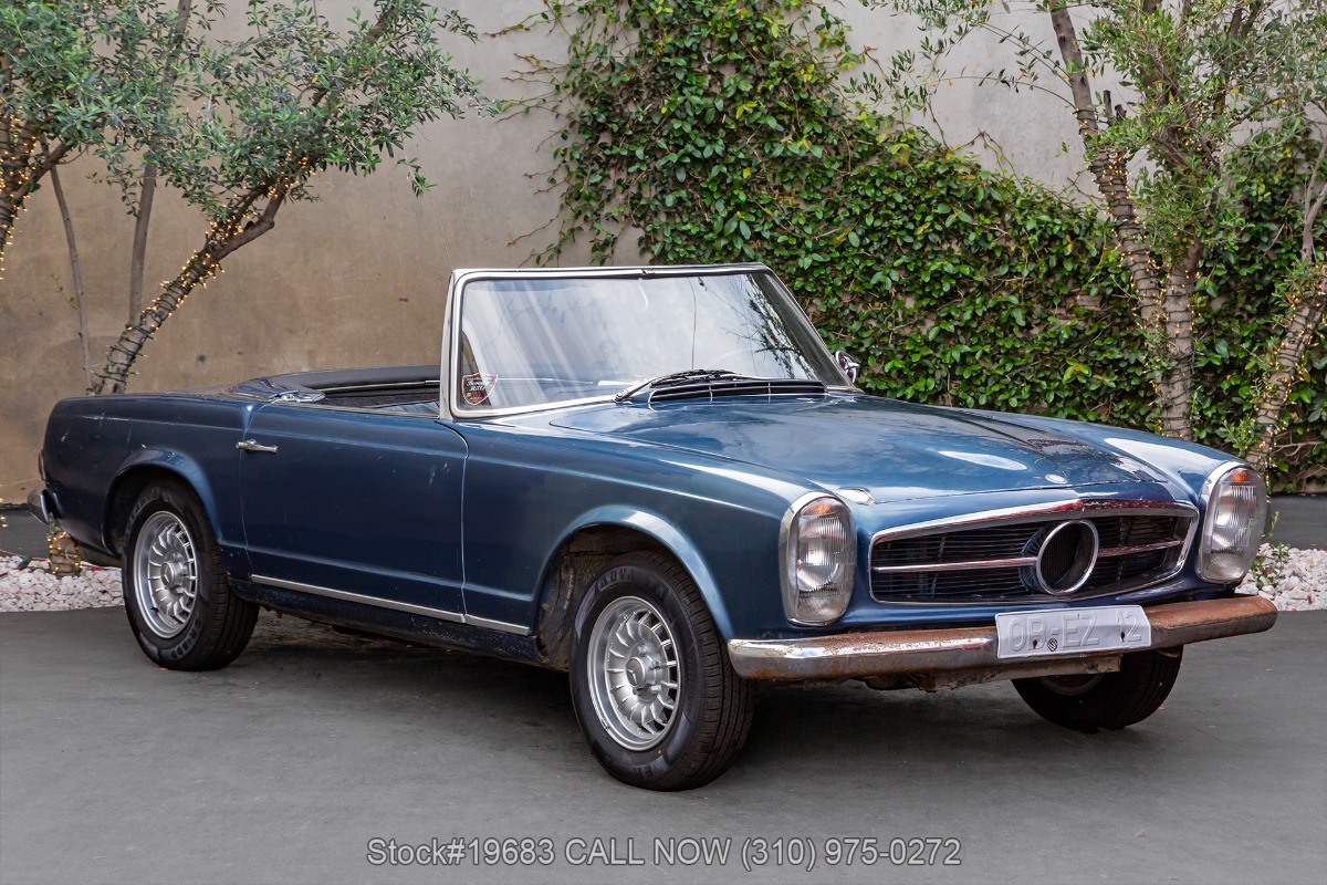 1967 Mercedes-Benz 250SL 