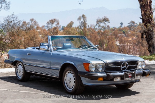 1986 Mercedes-Benz 560SL with 2 tops