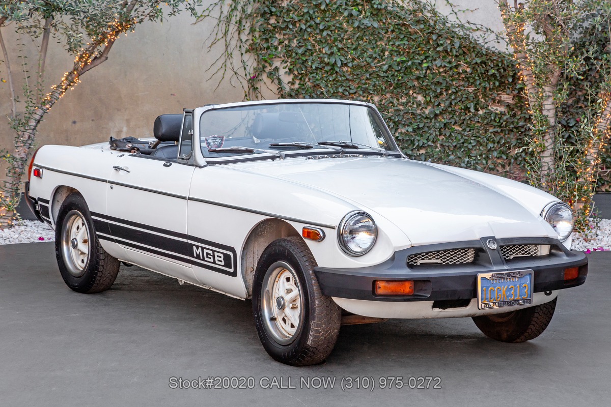 1979 MG B Roadster with 2 tops