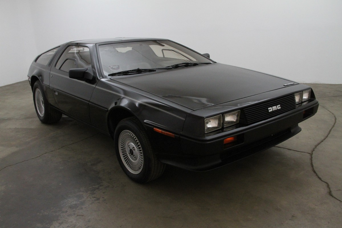DELOREAN DMC 12 белая