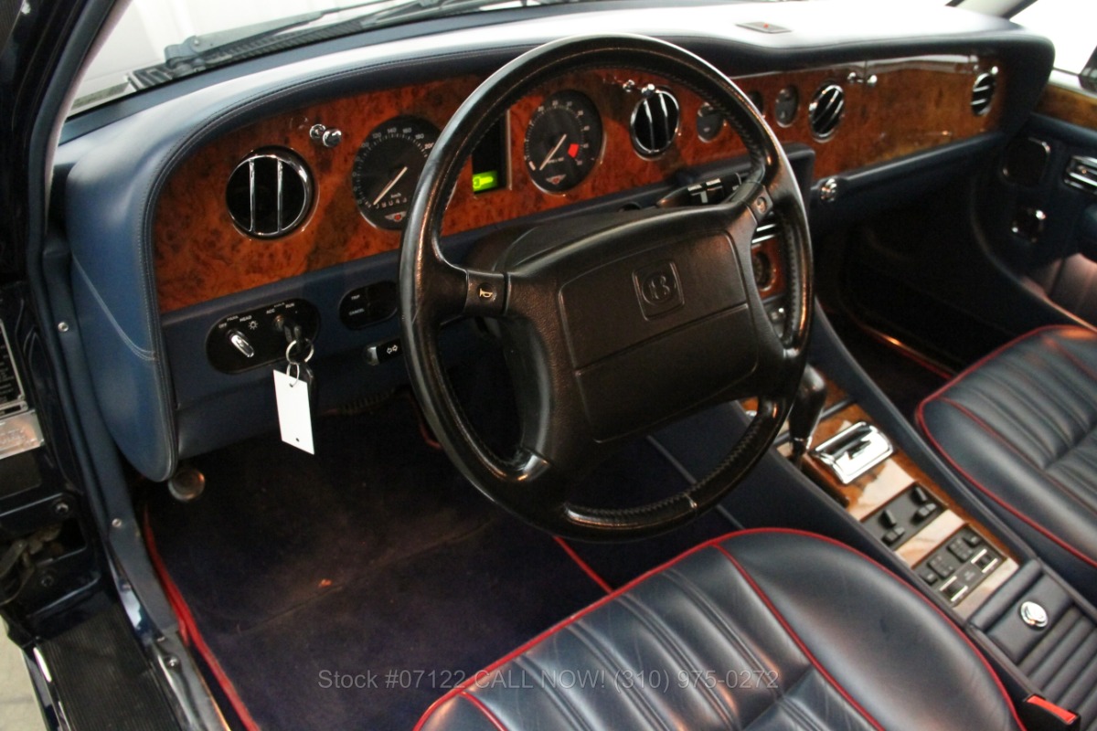 Bentley Brooklands салон