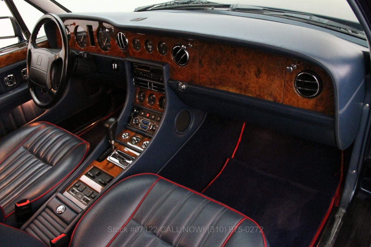 Bentley Brooklands салон