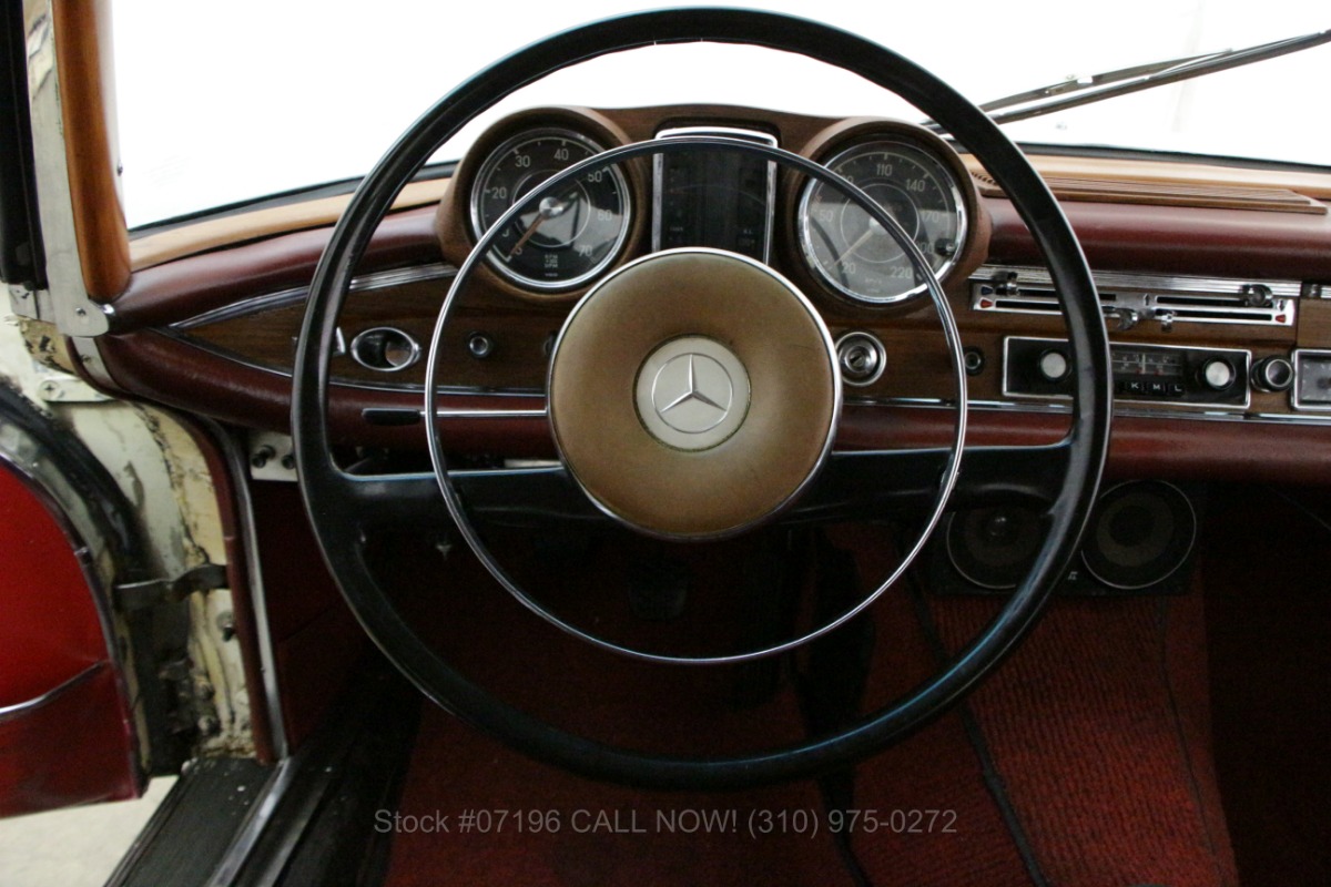 1962 Mercedes-Benz 220SE b | Beverly Hills Car Club