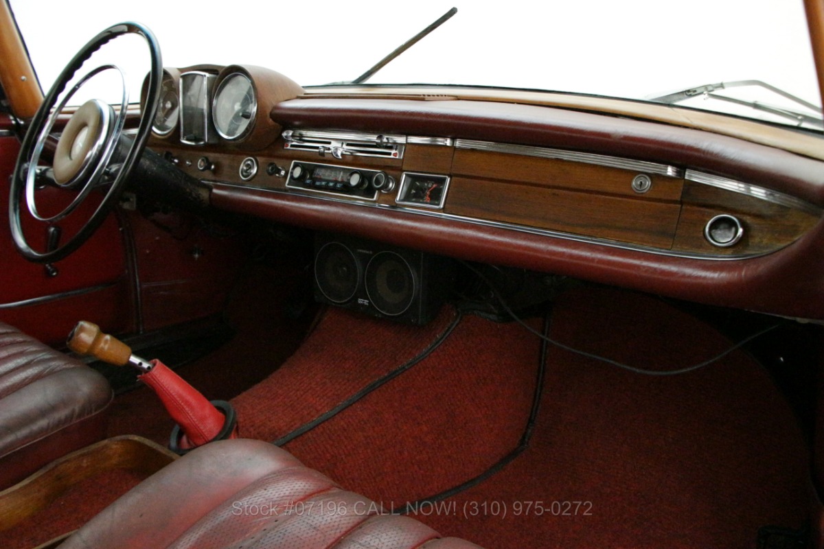 1962 Mercedes-Benz 220SE b | Beverly Hills Car Club