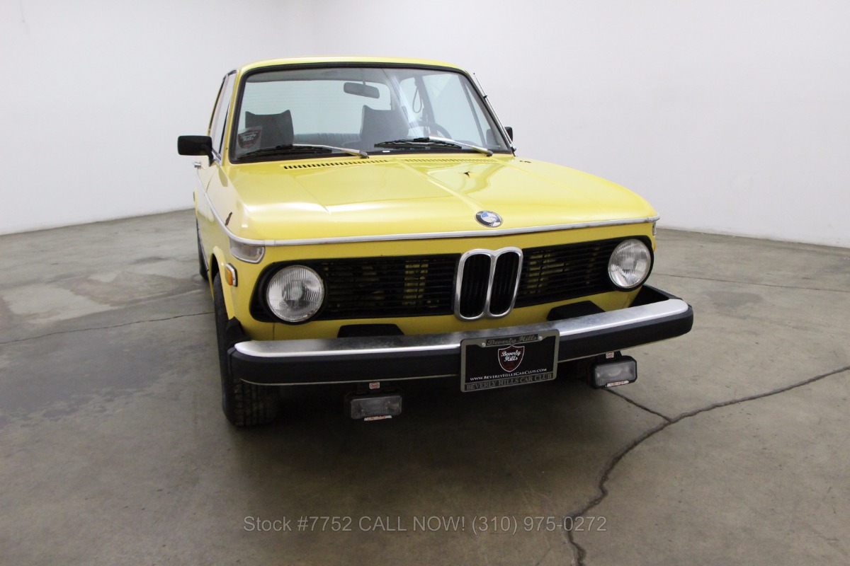 1975 BMW 2002 Tii Saloon Car Stamp Keyring Auto 100 Automobile