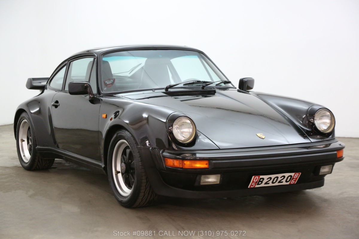 Porsche 930 レザーキャディバッグ 1985 Porsche 930 | Beverly Hills Car Club