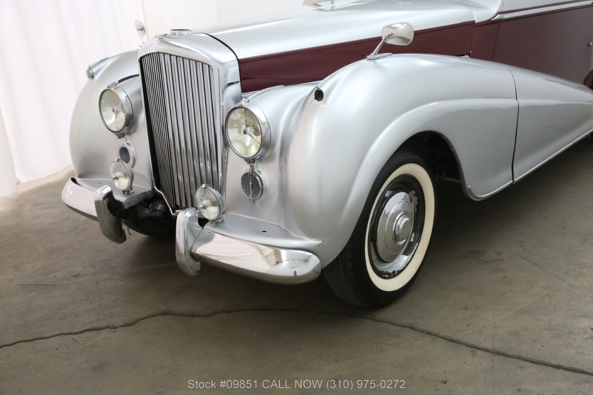 モーリー 1953 Bentley R-Type Park Ward Coupe | Beverly Hills Car Club