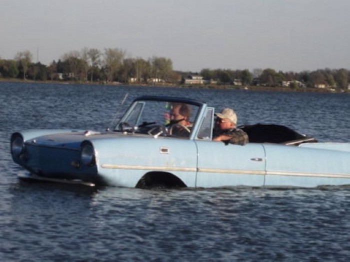 amphicar-in-action