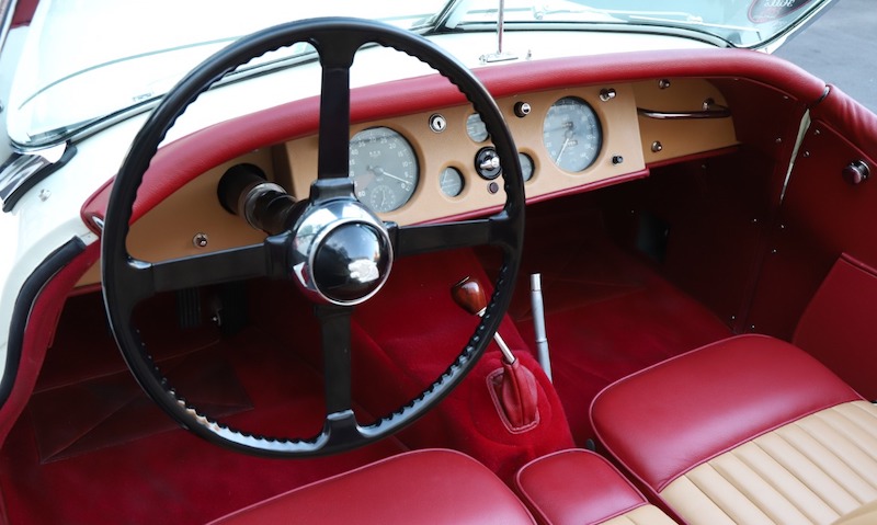 1952 Jaguar XK120 Roadster interior