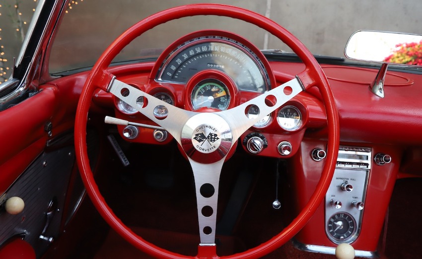 1961 Chevrolet Corvette dash