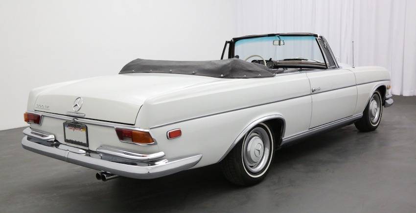 Mercedes-Benz 300SE Cabriolet rear