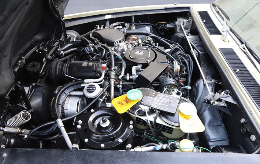 1981 Rolls-Royce Camargue engine