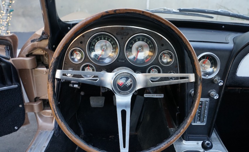 1963 chevrolet corvette split-window coupe interior