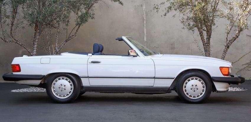 1989 Mercedes-Benz 560SL side view