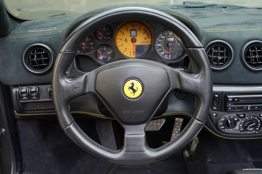 2005-Ferrari-360-Modena-Spider-interior