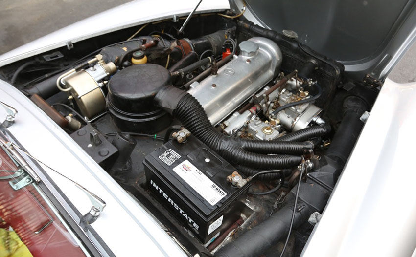 1959 Mercedes-Benz 190SL engine