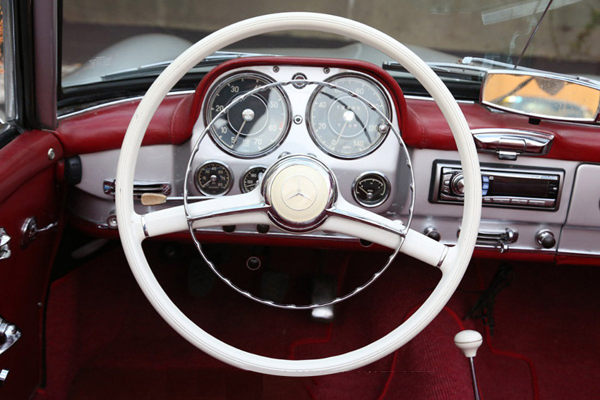 1959-Mercedes-Benz-190SL-interior